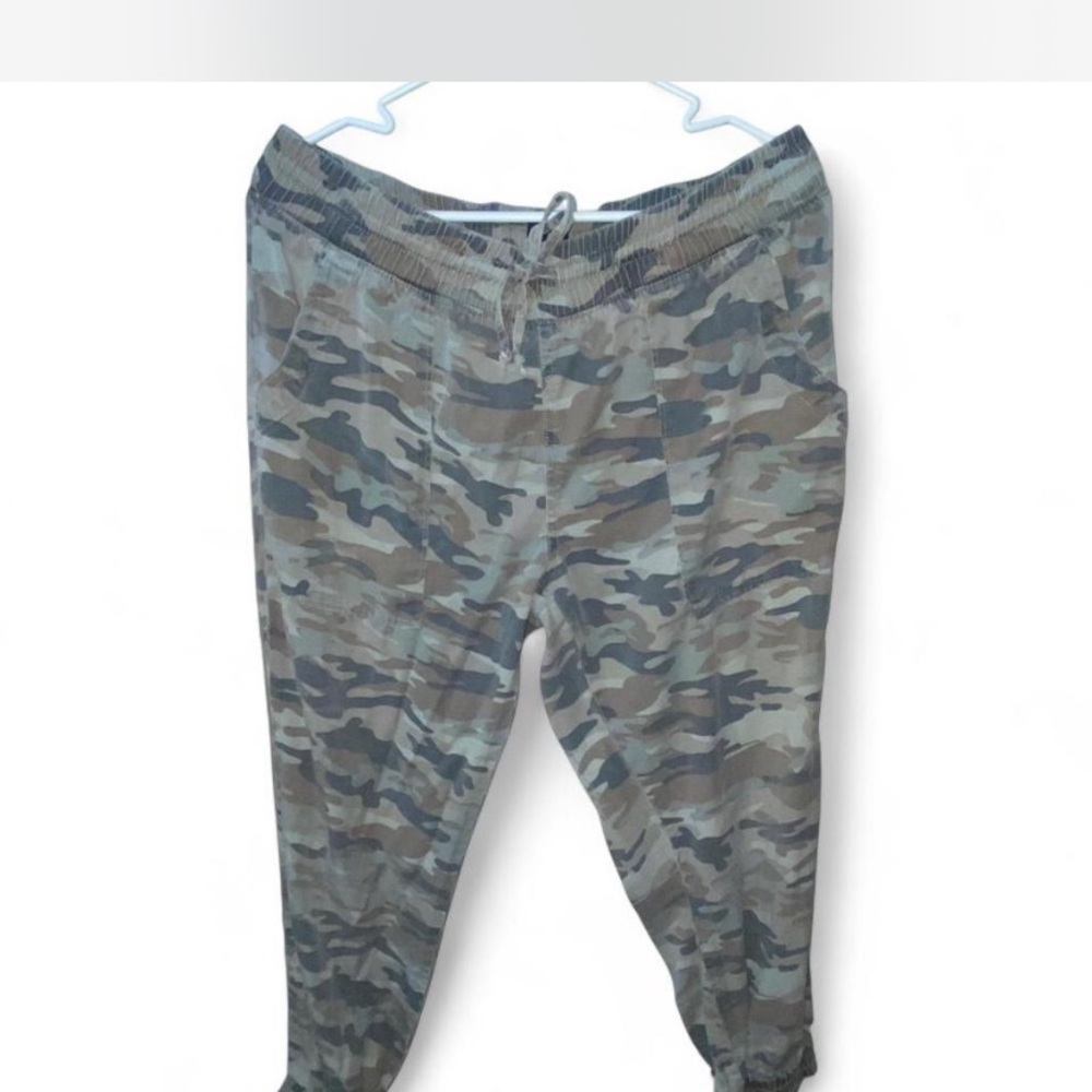 GAP Green Camouflage Joggers